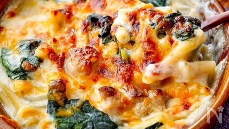 グラタンパン始めましたこれまで当店で取り扱いしておりませんでした、グラタンパンが、今月より取り扱いメニューとなりました🙌ランチセット 11時〜15時まで1390円 単品 930円 これからの寒い季節には、体も心も温まる美味しさです。 ぜひご賞味ください♪珈琲