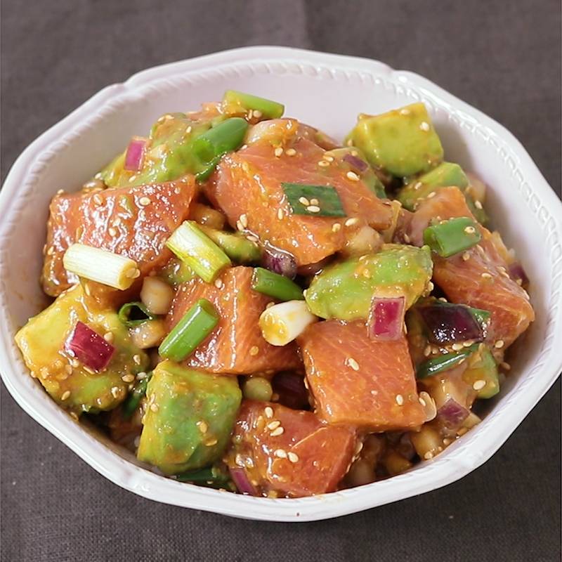 簡単レシピ成城石井レシピの「マグロとアボカドのスパイシーポキごはん」は混ぜるだけなのに簡単美味しいのです♪Pouch ポーチ