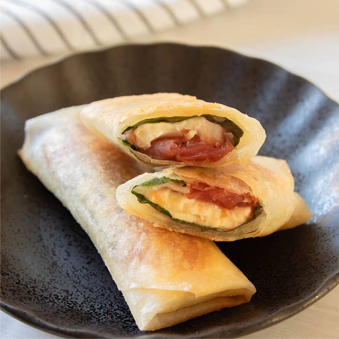 春巻きの皮でカリカリエピ風スティック