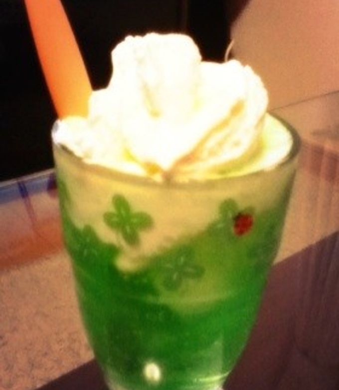 夏にぴったりのクリームソーダ作り方公開