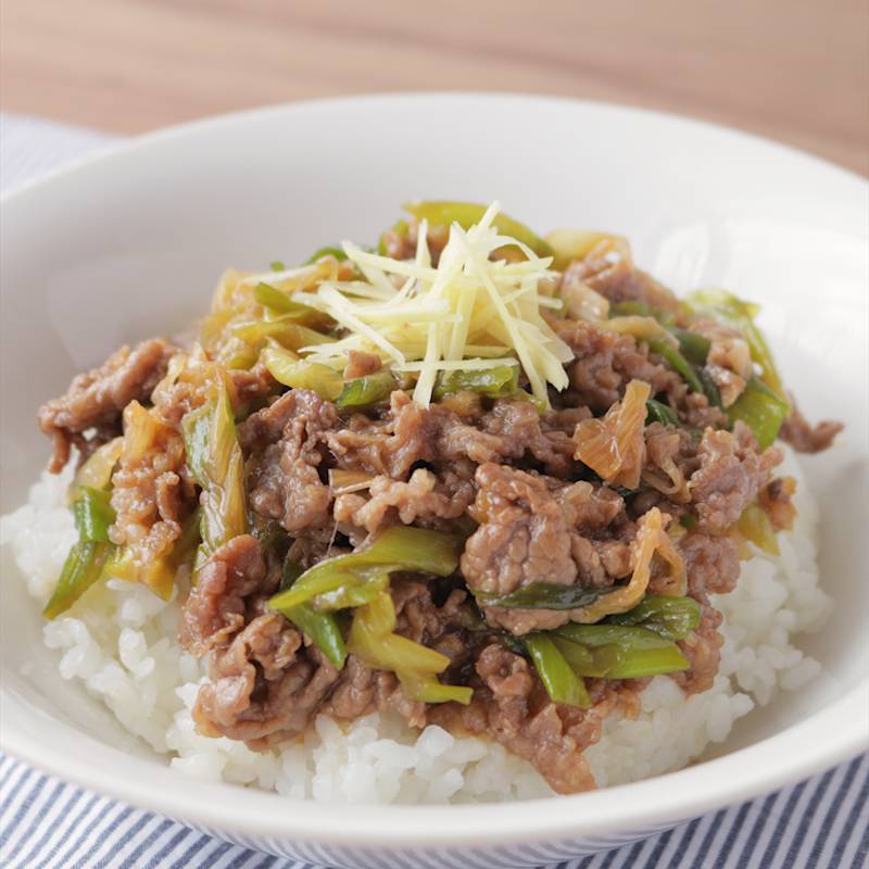 じゃないレシピ 「玉ねぎ」ならぬ「セロリ」で牛丼作ってみた！煮込んでもシャキ旨な神食感♡ 農家直伝『あたらしい日日』こんな時代のニューノーマルな暮らし方。食と農、生活情報をお届けします