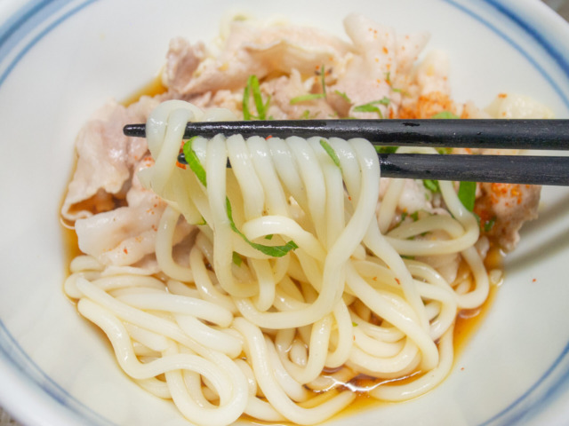 たった10分でマジでうどんの中で1番旨い『冷やしぶっかけ肉うどん』が作れます