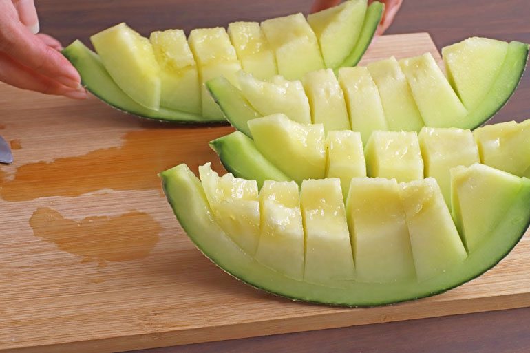 冷凍 メロン 1kg 国産 100g×10袋 カットフルーツ 冷凍フルーツ: 食の達人 お取り寄せグルメANAMallマイルが貯まる・使えるショッピングモール