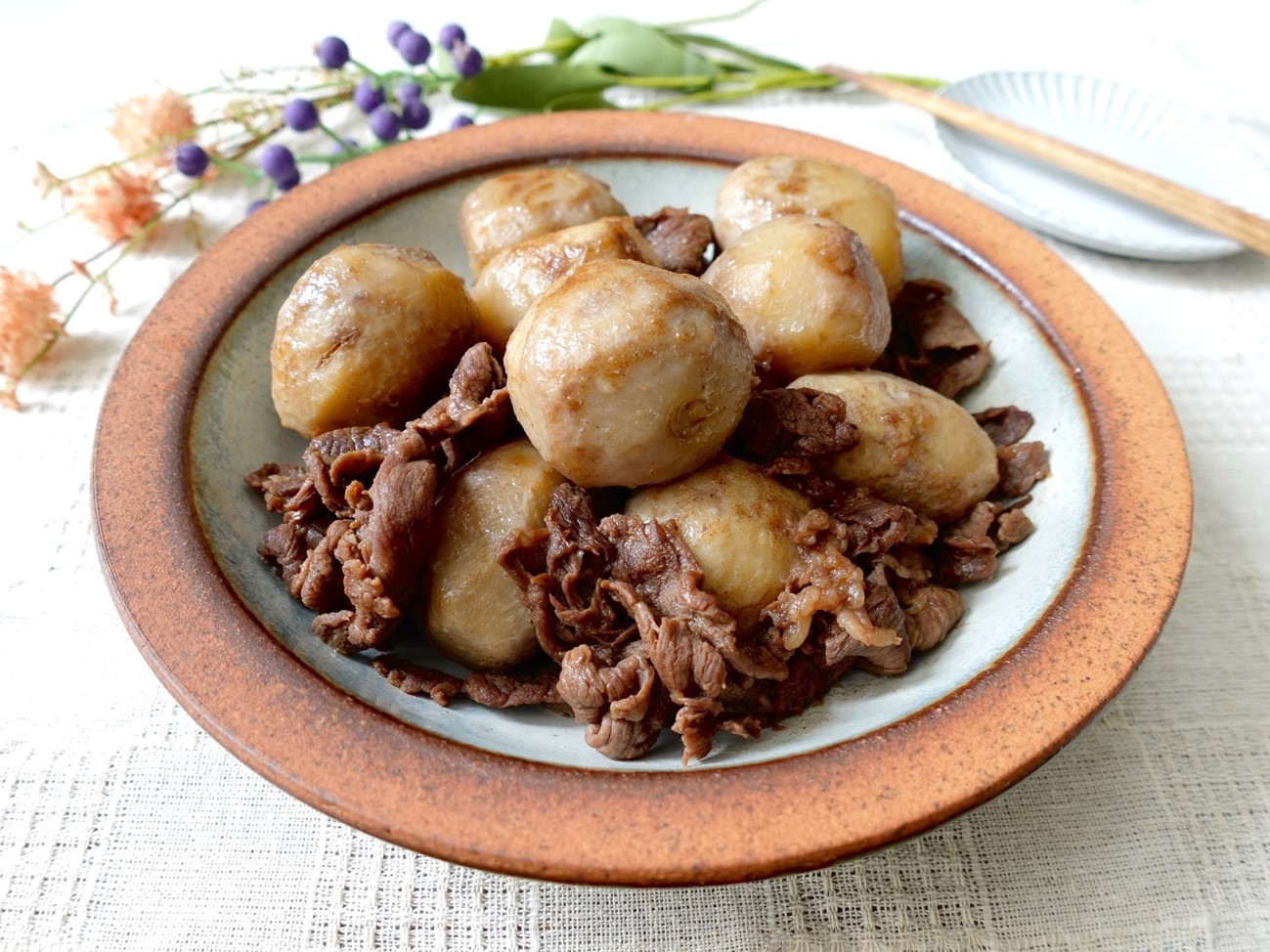 ホクホクねっとり♪ご飯がすすむ♪『里芋の甘辛♡そぼろ煮』