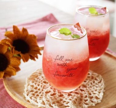 フルーツゼリーポンチソーダできました🎵 あ、名前前のはカラフルゼリーソーダにしてたみたい🤣 フルーツゼリーポンチに改名します😜🍹フルーツ ゼリー ゼリーソーダ ドリンク ソーダ フェイクスイーツ カフェドリンク レジン おままごと ごっこ遊び ジュース屋さん