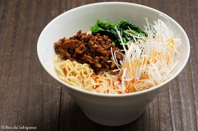 挽きたてピーナッツバターキウイ！ ピーナッツバタートースト。上品なお味です。お好きなフルーツと挽きたてピーナッツバターでピーナッツバターピーナッツクリームピーナッツバターサンドウィッチ無糖ピーナッツバター挽きたてピーナッツバター無糖