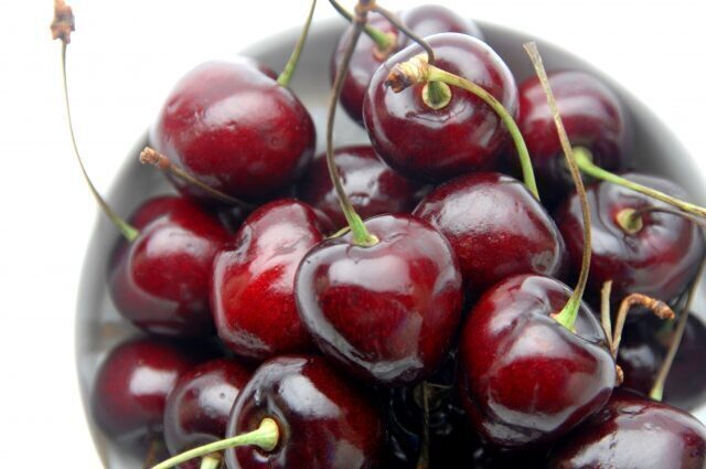 さくらんぼの種に毒が含まれているって本当？食べたら一体どうなる？食・料理オリーブオイルをひとまわし