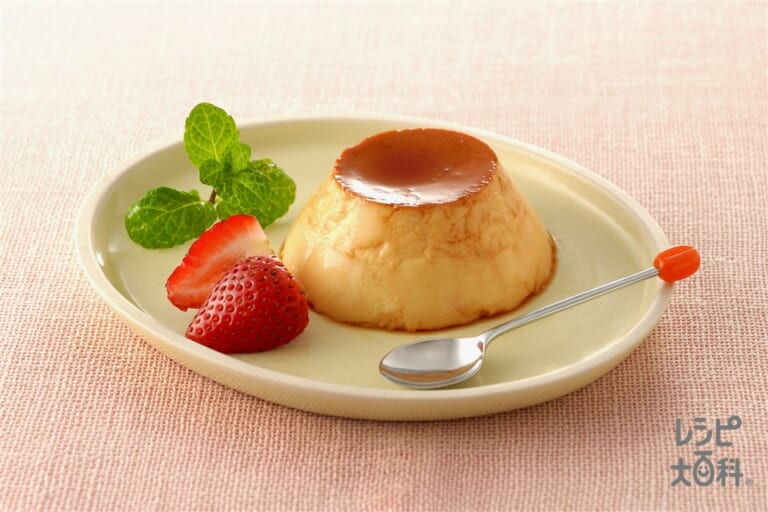 余った卵黄でとろーり美味しい♡レンジで簡単濃厚とろけるプリン