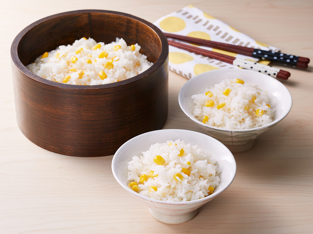 コーン缶シンプル炊き込みご飯のレシピ 作り方：白ごはん.com