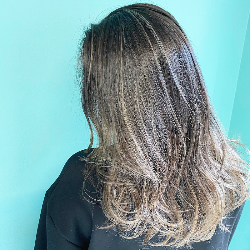 夏におすすめのハイライトカラ