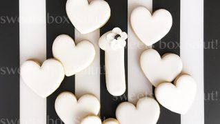 Loop&loop - .オーダーアイシングクッキー⁡ ご注文いただいたアイシングクッキー。 ⁡ マインクラフトの「すまない先生」クッキーです◎⁡ ⁡ アイシングクッキーのご注文は、1枚から承っております。 数が多い場合も対応可能ですので、ぜひご相談ください