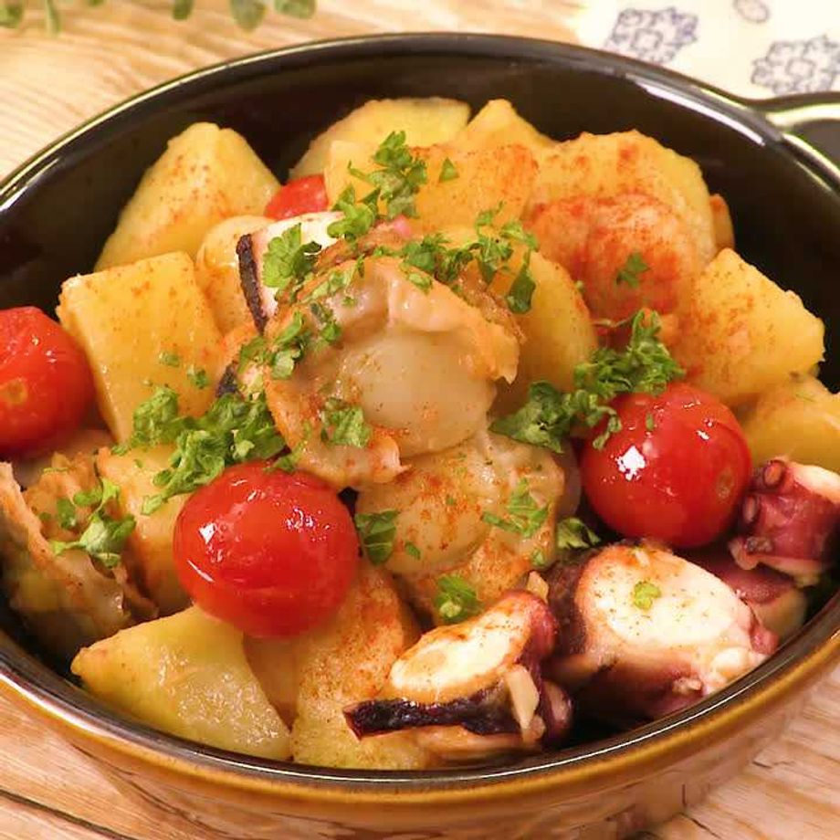 白菜とじゃがいもで♪とろっとろ〜旨みたっぷり♪♪ 豆乳のシーフードミックスチャウダ