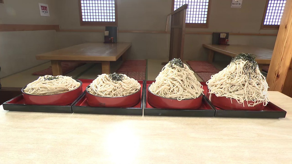 ざるそばじゃないの!? 本物そっくりなモンブランケーキを食べてみたマイナビニュース