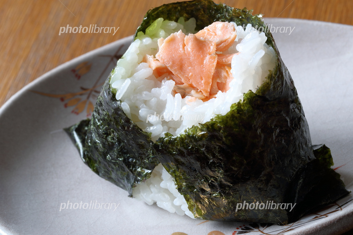 おにぎりさんのイラストかわいいフリーアイコン・イラストの無料素材サイトフリーペンシル