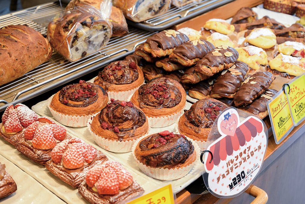 5層工業用木製パン屋ラックユーティリティ収納棚カートオーブンスタンドオーガナイザーラックビンテージブラウン 色:黒 サイズ:1個ANDWINT 棚本棚 収納ラック オープンシェルフ 5段 高さ156×幅84×奥行34cm 木製 ハンガーラック 棚板高さ調節可能 キッチン棚 木目調