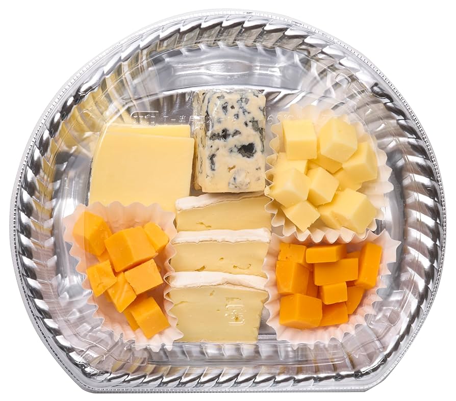 スイーツのように楽しめるチーズ♪ 『成城石井 4種ドライフルーツのクリームチーズ』 1パック 税込539円いちじく、アプリコット、クランベリー、ラムレーズンをクリームチーズと和えました。 ドライフルーツの甘酸っぱさがクリームチーズによく合います。そのままワイン