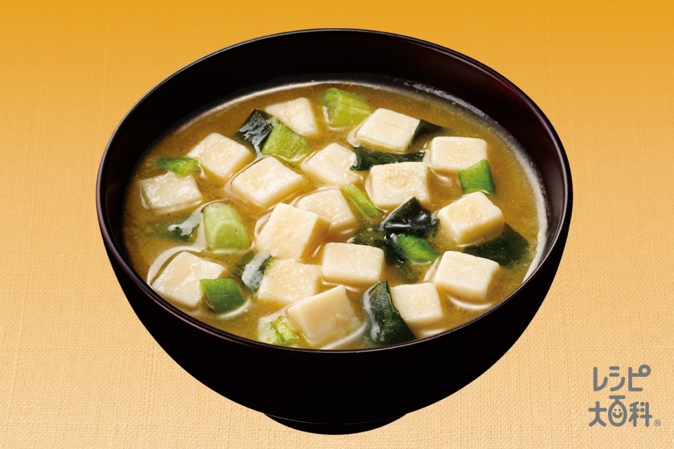 スピードすき焼きの献立 副菜：野菜たっぷり和風マリネ、汁物：「具たっぷり味噌汁」きのことお麩 献立・メニュー 味の素パーク たべる楽しさを、もっと