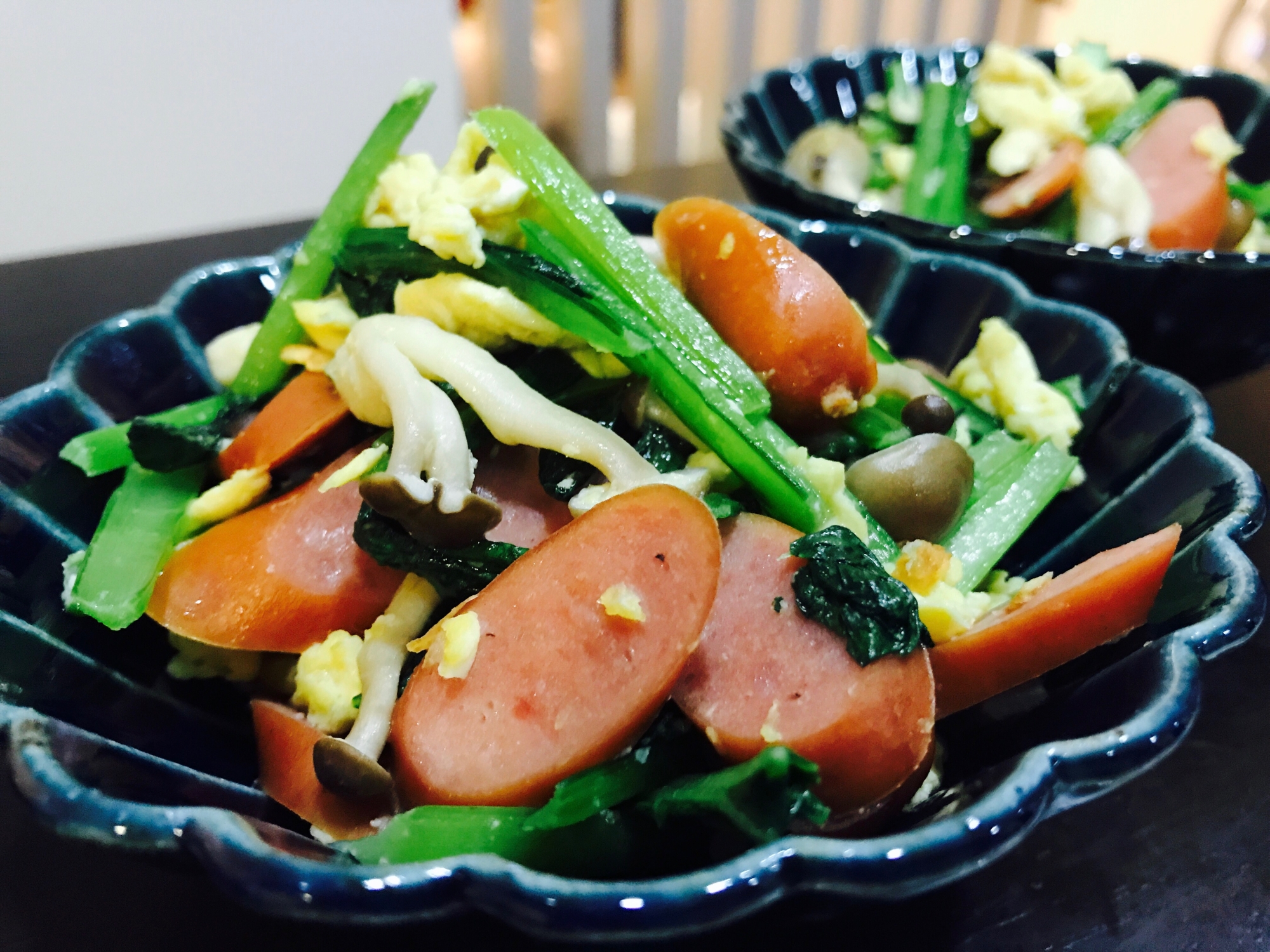 ご飯が進む！ ソーセージ ウインナー と卵のオイスター炒め