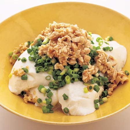 ピーナッツ豆腐の作り方落花生豆腐 包丁いらず！ ▽ 材料・ピーナッツクリーム 大さじ２ ・片栗粉 大さじ２ ・豆乳 無調整２５０ml▽タレ ・醤油 大さじ１～２ ・味醂 大さじ２ ・砂糖 大さじ１ ▽トッピング ・生わさび 適量