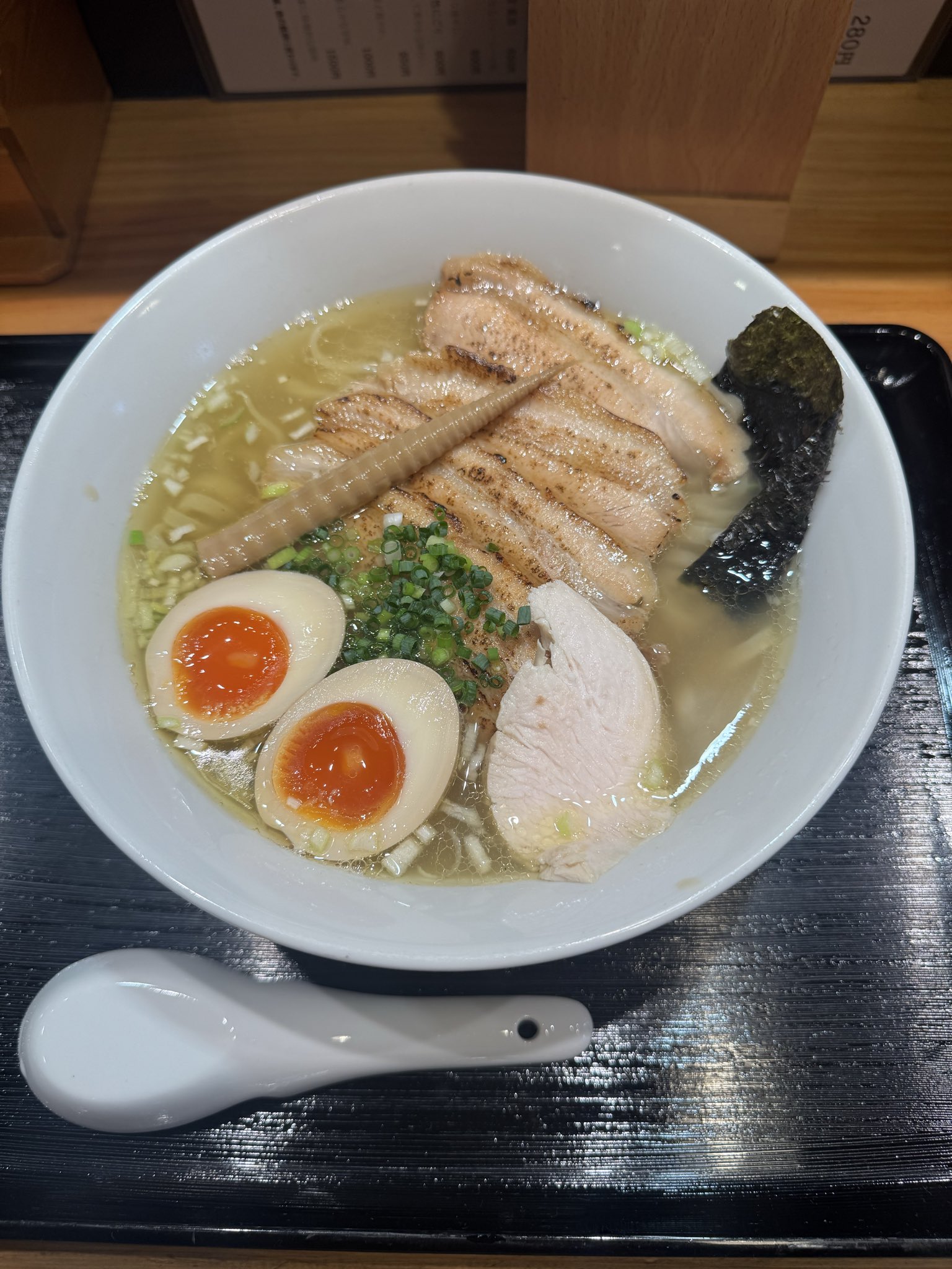 驚くほどモッチモチ！森下「手打ち 蓮」の“絶品手打ち麺”