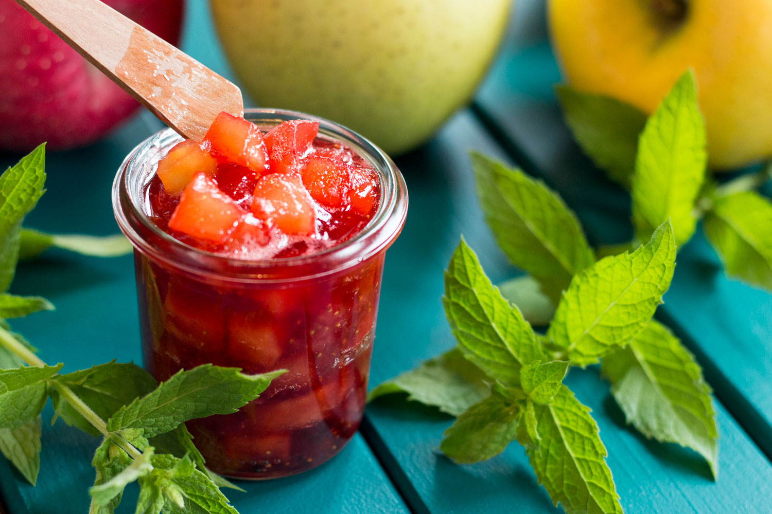 ごろごろとした果物の入ったイチゴジャム