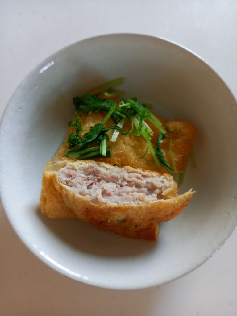 冷凍つくねで簡単・時短！ヤンニョム風つくね丼レシピあり . 「三和䛾純鶏名古屋コーチン入りつくね 1kg」@sanwagram1900をいただいたので、ヤンニョム風のつくね丼 にしました* おいしい鶏の代表｢名古屋コーチン｣が使われているので、 とにかく味が良い！さすが鶏の