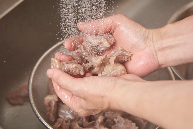 牛すじの下処理&牛すじカレーの作り方簡単レシピ茹で方Mizukiオフィシャルブログ 「♡奇跡のキッチン♡」