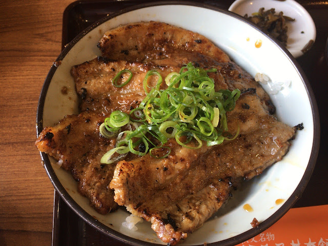 豚丼 秩父名物の「豚みそ丼」はウマ～イw銘柄豚を使った、炙り姫豚丼を「丼屋 炙り」で実食♪やって見ブログ