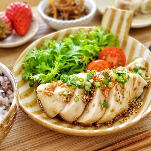 肉巻きおにぎりに合う献立は？主菜や副菜、付け合せなどおすすめ30選！ネスレ日本 製品情報サイト