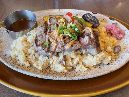 ガーリックステーキ丼キリンレシピノート - とっておきの「おつまみ」から「デザート」までキリン