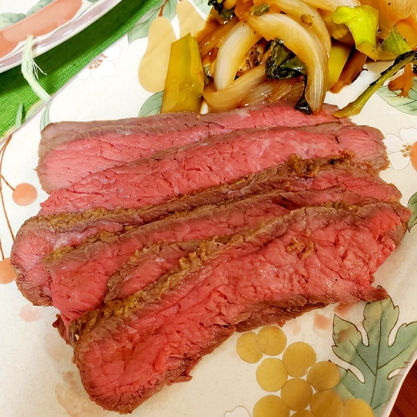 フライパンだけだから調理も片付けも楽！ ホームパーティで褒められる「ローストビーフ」の作り方@Living アットリビング