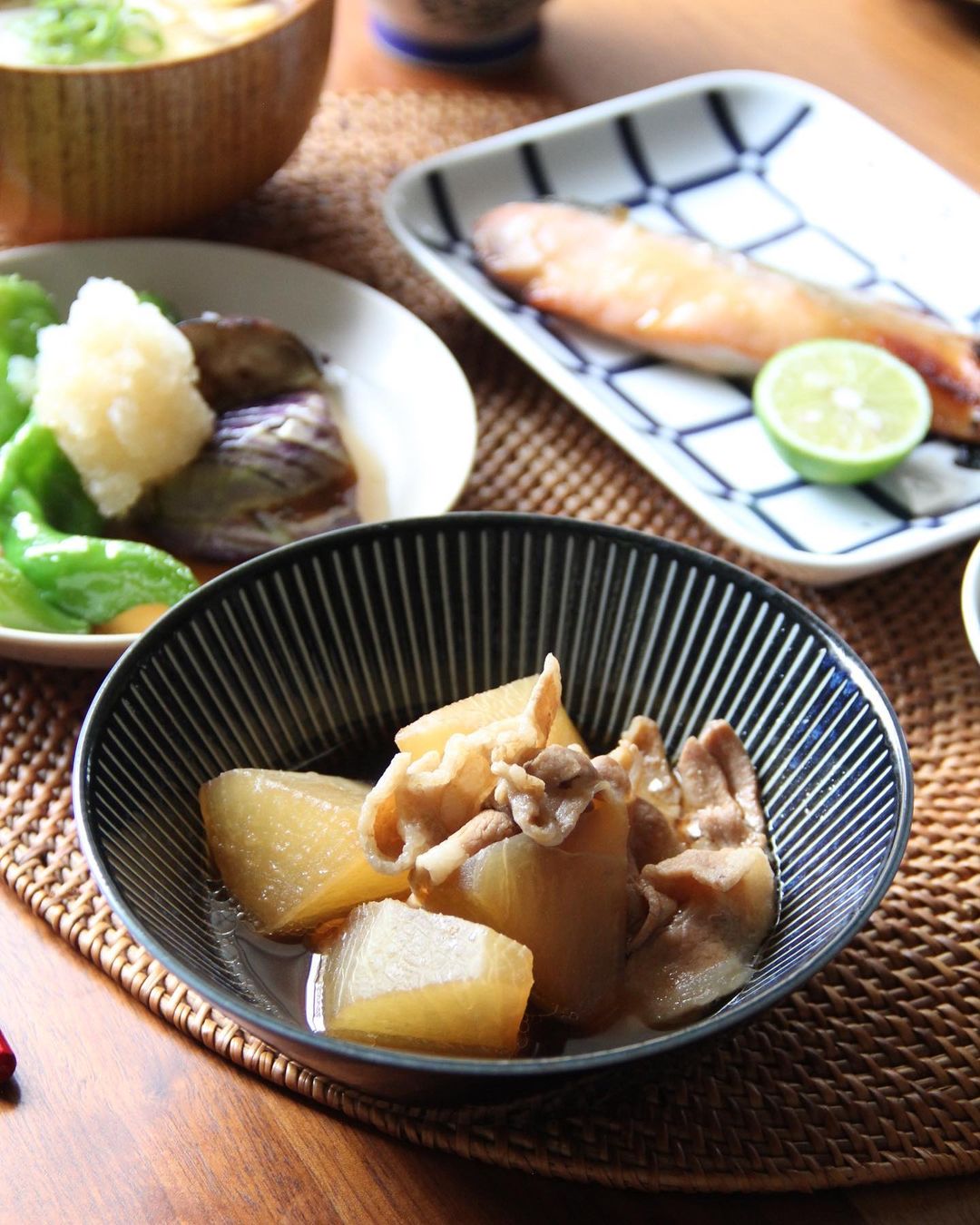 包んで放置！鮭とたっぷり野菜の西京ホイル焼き