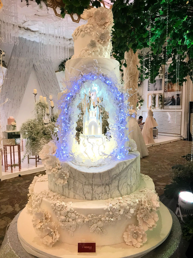 ウェディングケーキ」のアイデア 26 件ウェディングケーキ, ケーキ, ウエディングケーキ