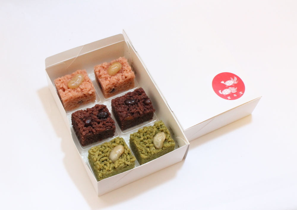 yuuki__a shared a photo on Instagram: “ 桜便り練り切りこしあん春日向きんとん粒あん和菓子和菓子屋さん和菓子ブーム麻布十番麻布十番グルメ和菓子いろがみ岡埜栄泉総本家いろがみお気に入りのお店上生菓子春の上生菓子春色パステル