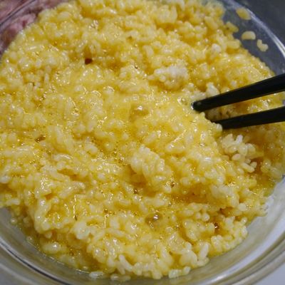 誰か食べる手を止めてくれ〜！カルディで見つけた「激うま調味料」ごはんが爆速で消えちゃった