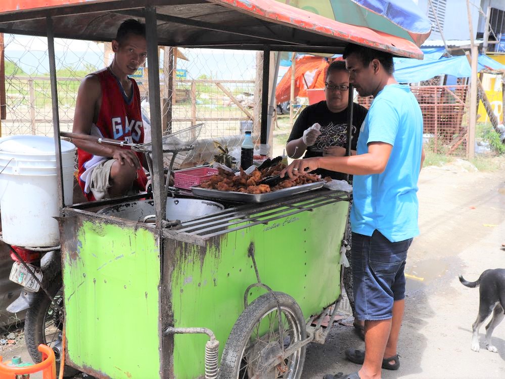 30歳フィリピン首都マニラひとり旅。フィリピンの激安ストリートフードが最高過ぎた