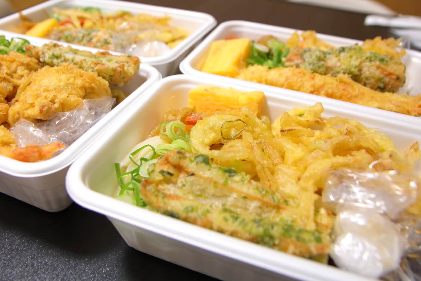 丸亀製麺のテイクアウトが実に便利！ モチモチ食感キープの美味しさに感動したけど、惜しい点もありましたPouch ポーチ