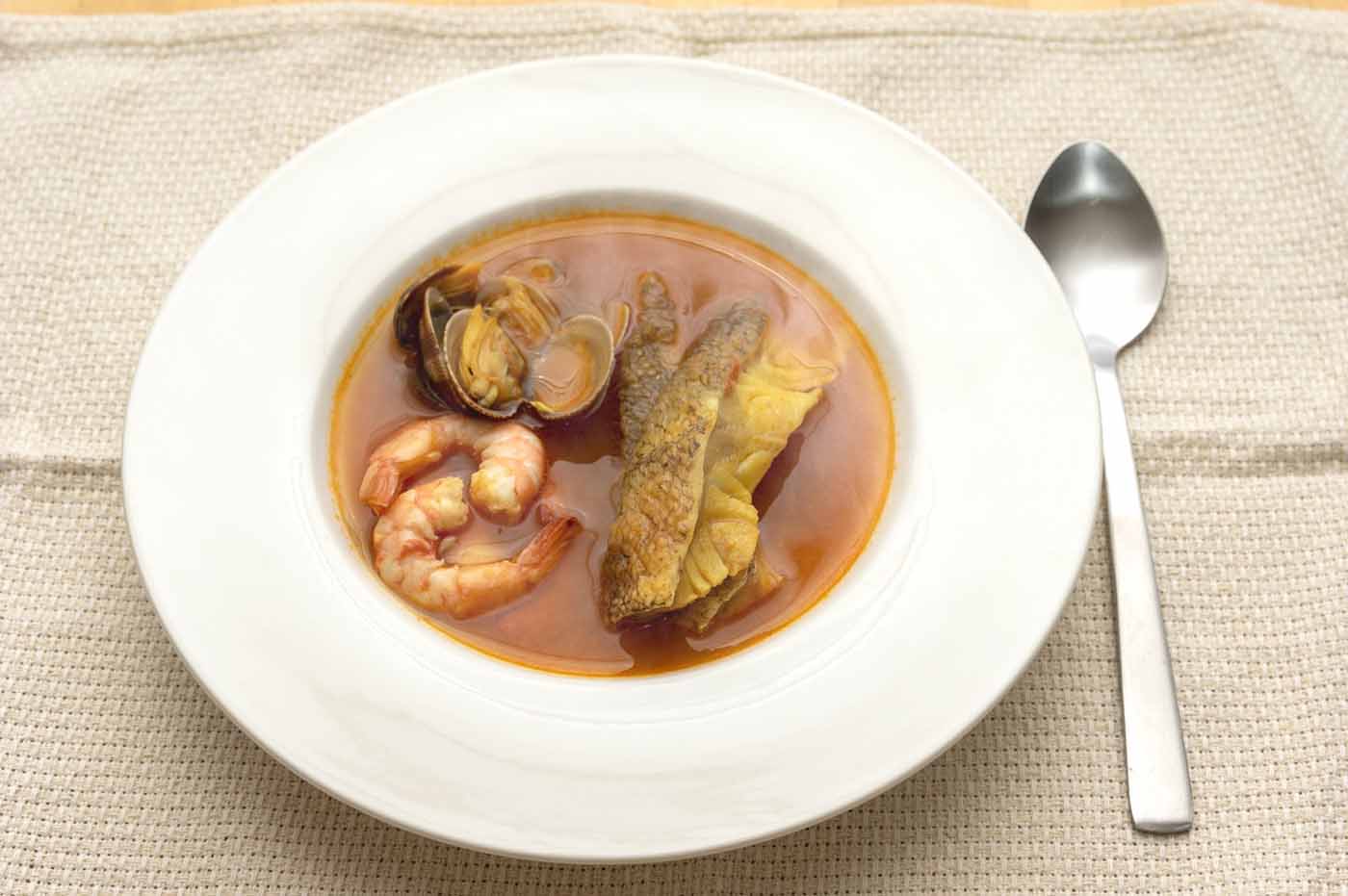 鯛のアラでつくるブイヤベース