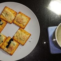 基本からアレンジまで！思わずつくりたくなる「クラッカー トッピング」のレシピ集クックパッド