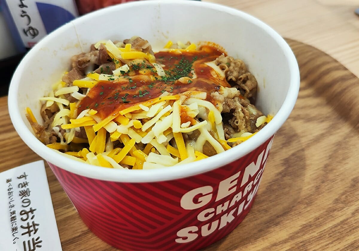 松屋が「たっぷりチーズ牛めし」と「キムチーズ牛めし」でチー牛業界に参入！ レジェンド”すき家のチー牛” vs “松屋のチー牛”ロケットニュース24