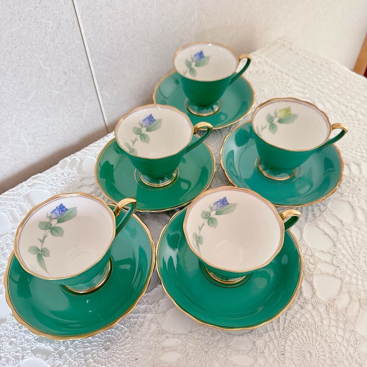 コーヒーソーサーの使用目的とマナーを解説。選ぶポイントは？COFFEE TOWN コーヒータウン