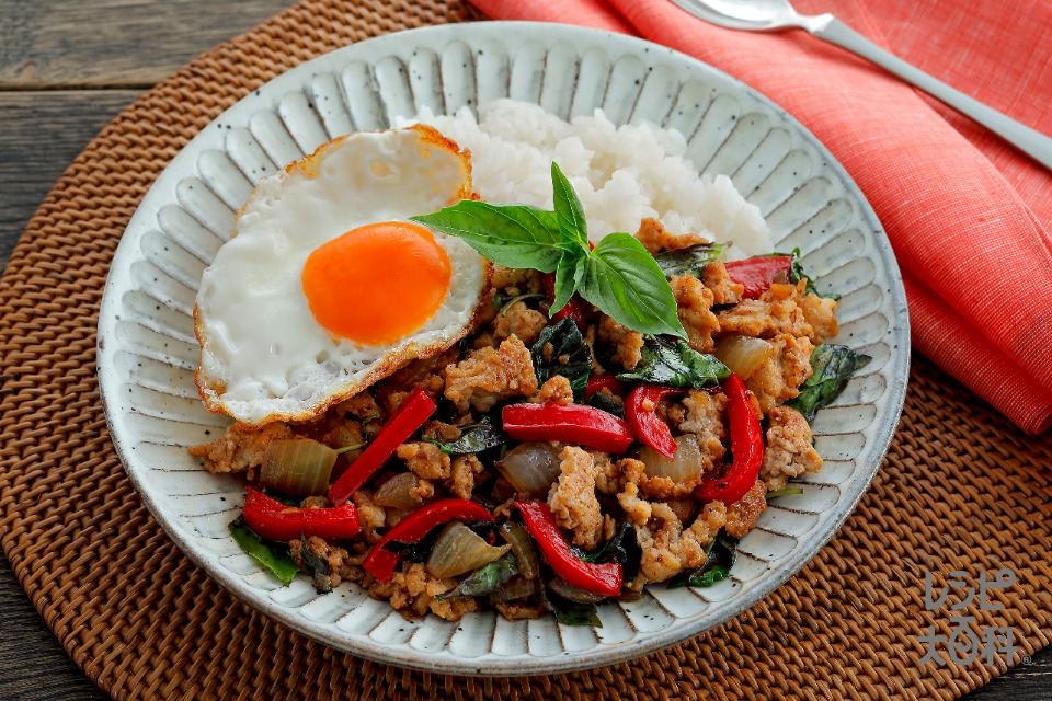 鶏もも肉のガパオライス