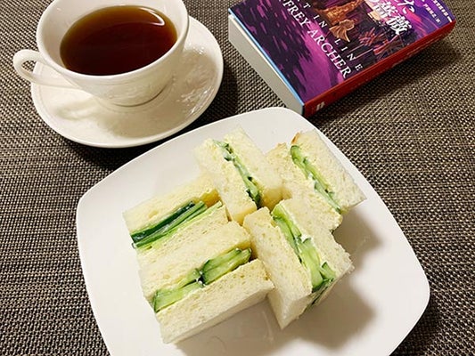 王道のティータイムサンドイッチ「きゅうりサンドとスモークサーモンサンド」北欧紅茶オフィシャルサイト