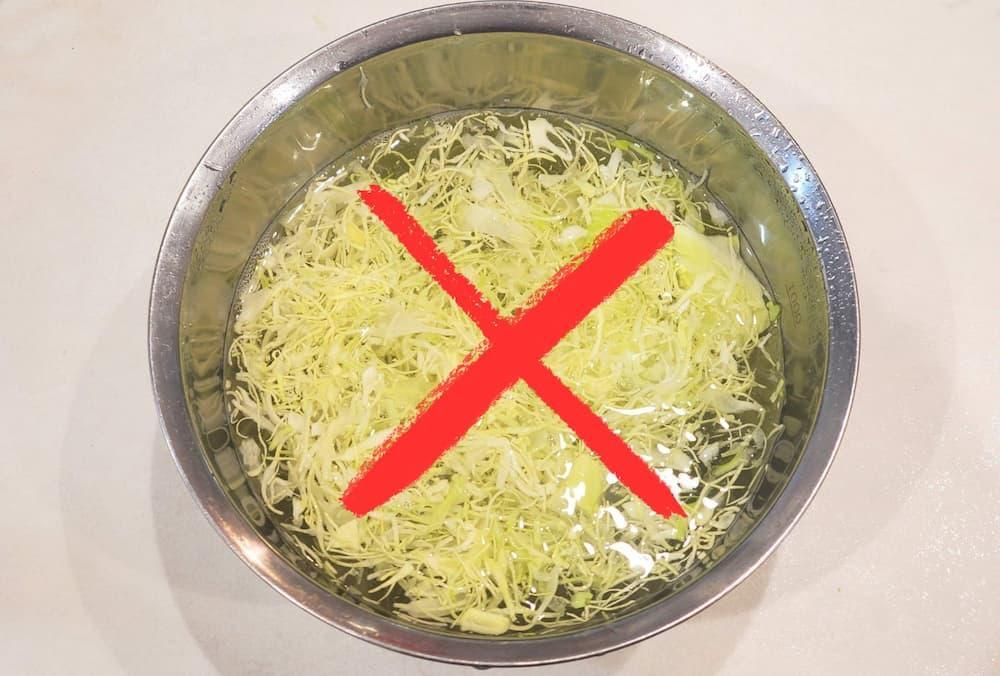 調理の智恵』キャベツの千切りは水にさらす: ウラわざペディア「レシピ編」 料理のコツ、わざ