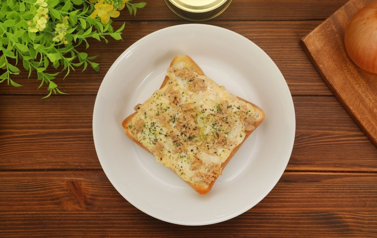 150万回再生人気レシピ まるでパイ？！食パン＆フライパンで簡単朝食！サクサクホットサンドの作り方 - YouTube