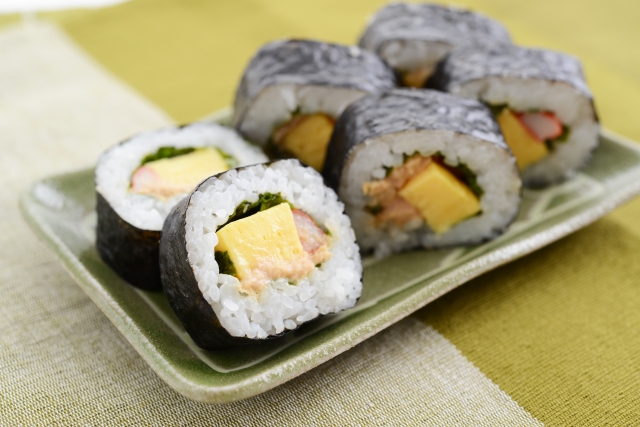 高級寿司店も顔負け！ ふわふわでジューシー『巻かない』たまご焼き、革命的レシピが爆誕していた