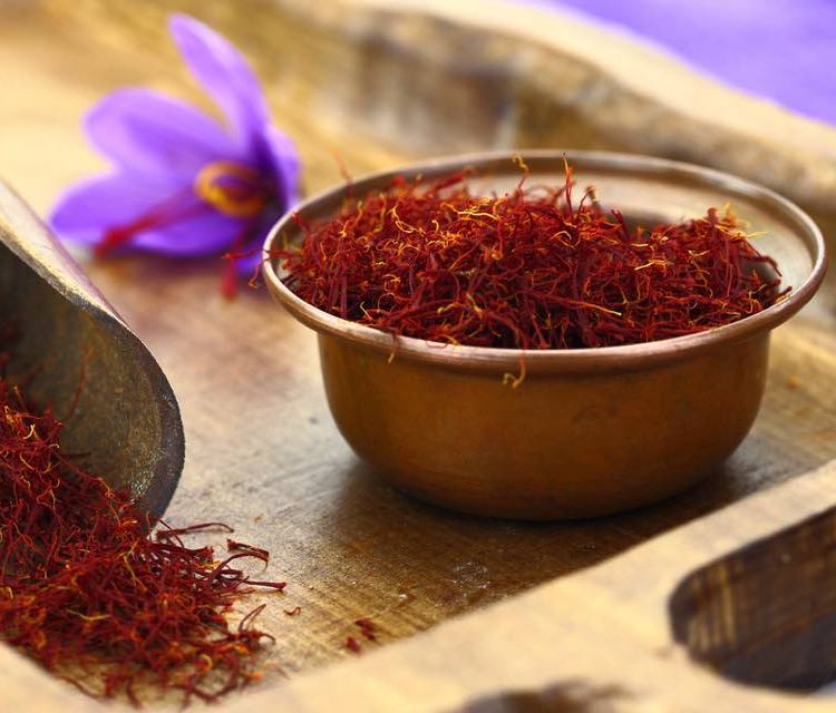香辛料 サフランの育て方と花や葉など植物の特徴をわかりやすく解説