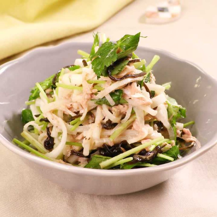 そばに三つ葉とカイワレ大根を乗せて「気」を巡らせスリムに日刊ゲンダイDIGITAL