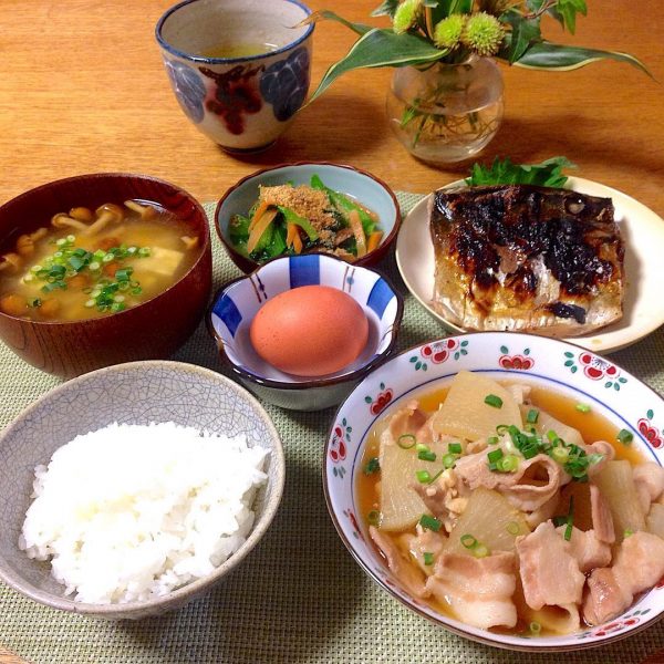 お魚に合う献立がわからない」を解決◎夕食におすすめの副菜・汁物レシピ15選folk