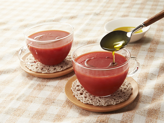 ホットで飲もう！トマトジュース×オリーブオイルが美肌作りに役立つママテナ